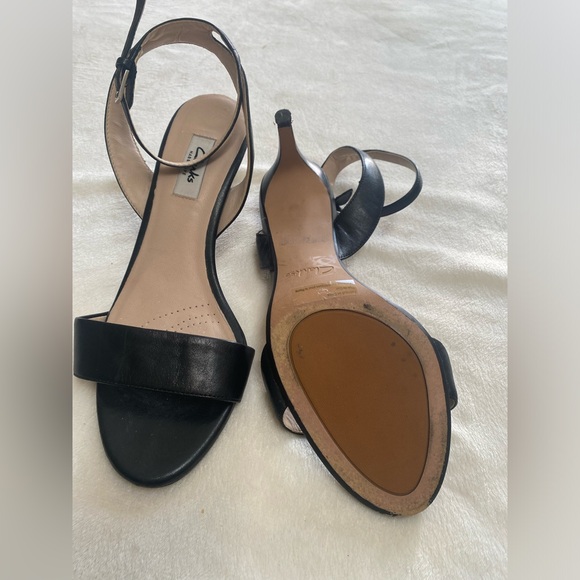 Clarks Amali Jewel Black Leather AnkleStraps Sandal Size 9 - Picture 3 of 8